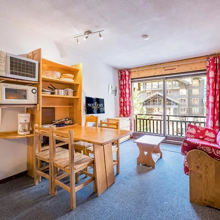 Confortable Au Centre De Avec Balcon - Fr-1-518-126 아파트 Val-dʼIsère